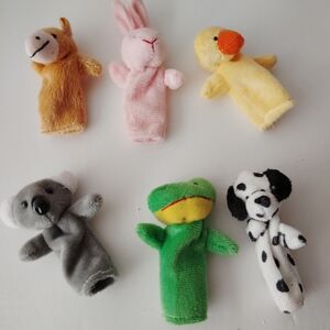 Plush Animal Finger Puppet Set - Assorted Colors